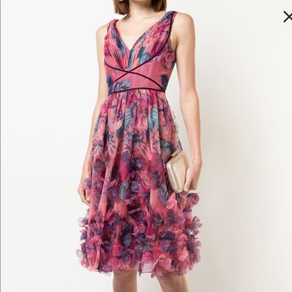 Marchesa Dresses & Skirts - Marchesa Notte 3D Dress